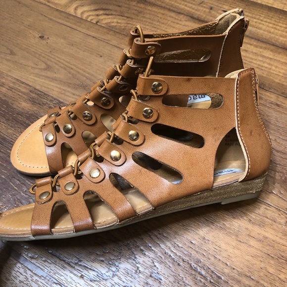 Madden Girl Post Caged Open Toe Flat Sandals 6 - Picture 2 of 11